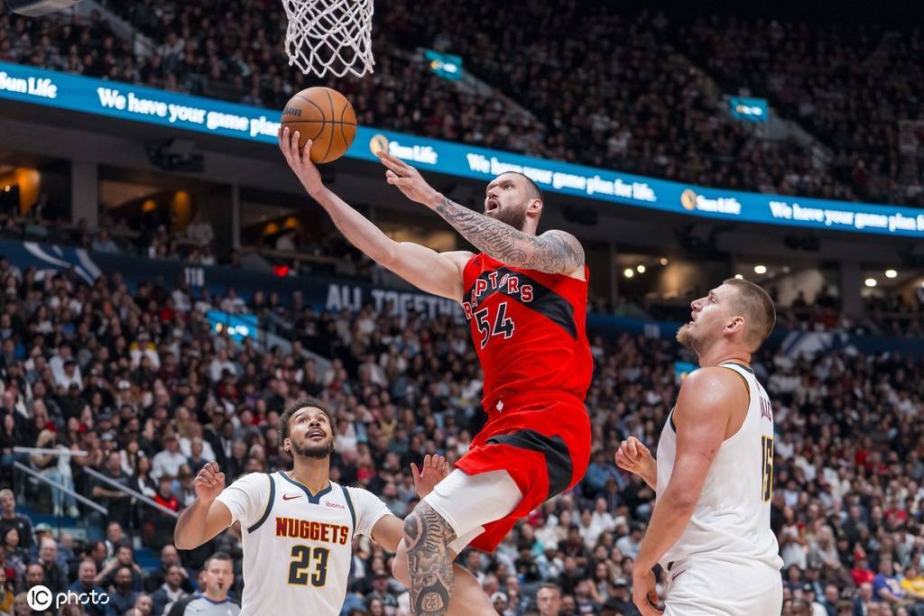 季前赛-约老师17+6巴雷特19分 掘金胜猛龙